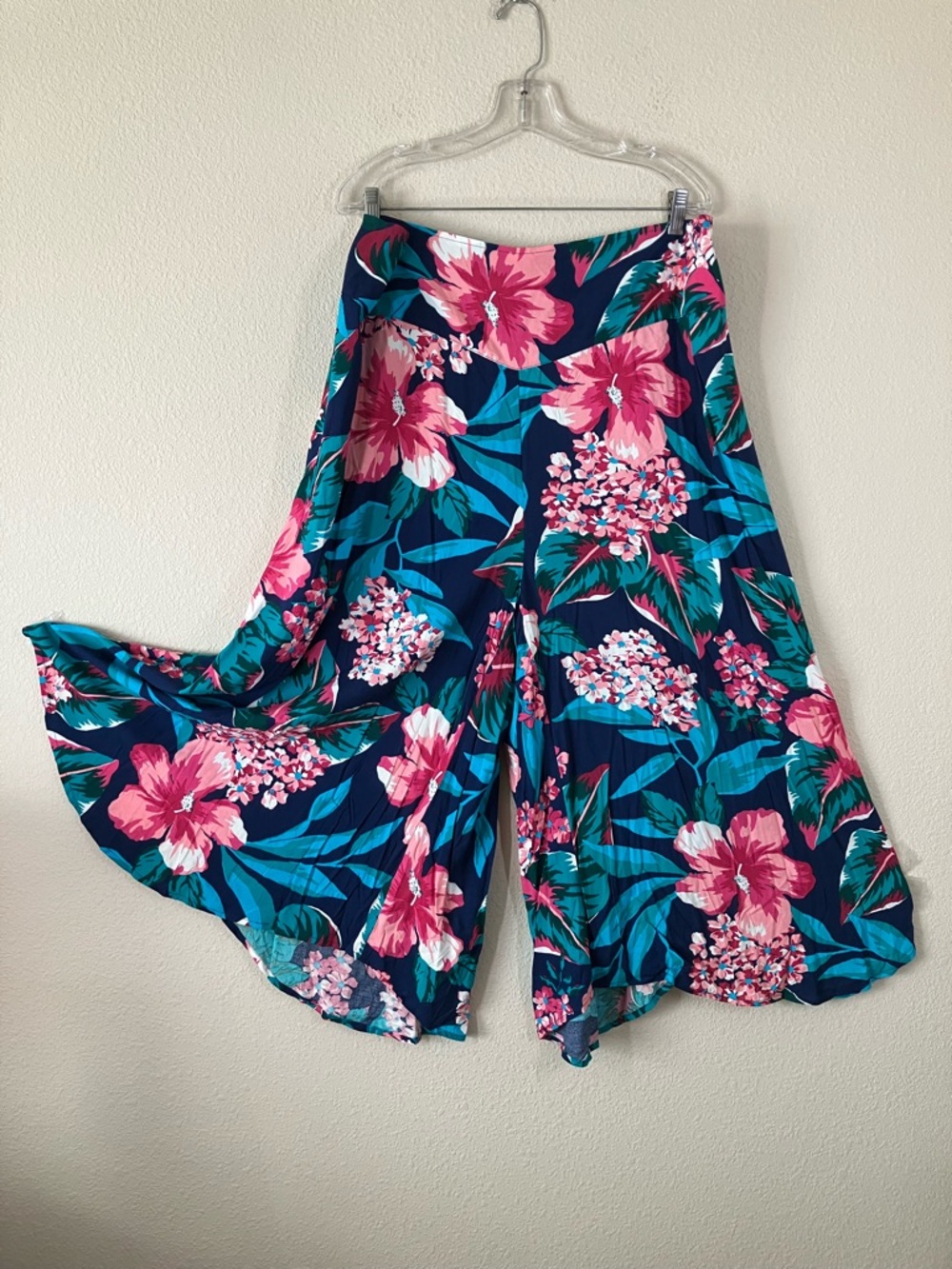 AVENUE Plus Size Tropical Wide Leg Cullotte Pants Navy Island Floral Resort Boho
